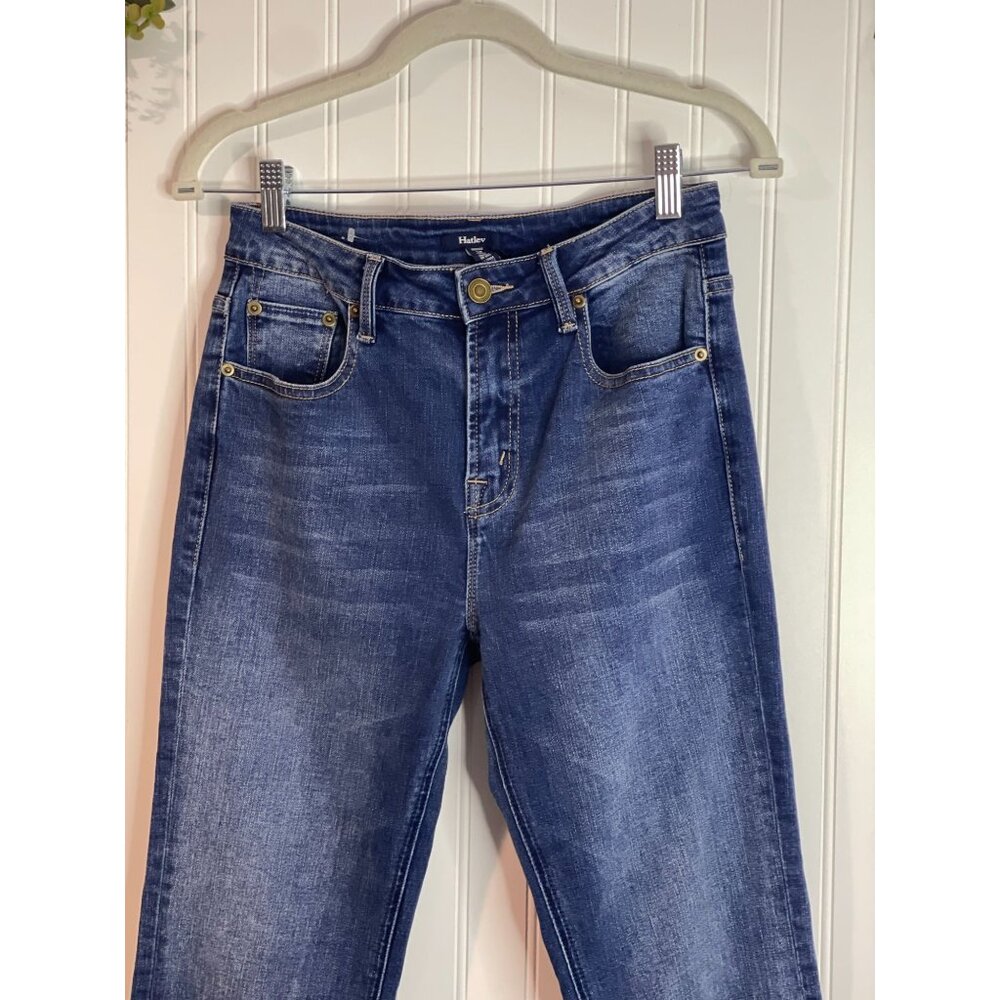 Hatlev Womens Blue Denim Jeans Size 28 With Frayed Hem & Front Pockets - Picture 3 of 11